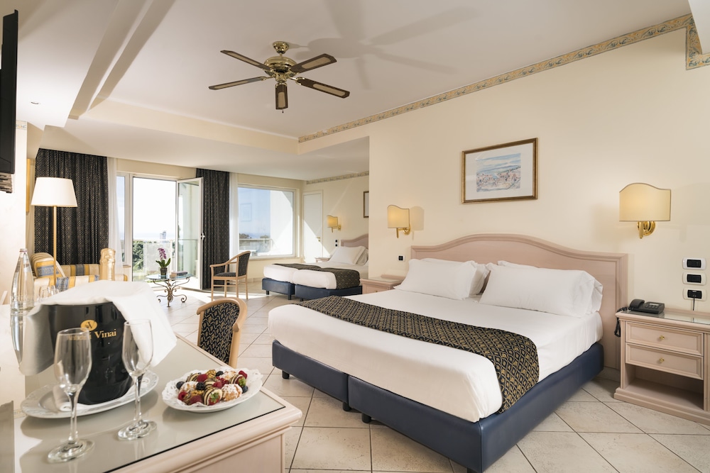 Sant Alphio Garden Hotel & Spa — Hotel rooms in Giardini Naxos, Sicily
