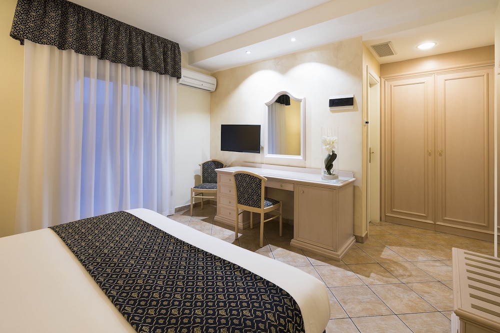 Sant Alphio Garden Hotel & Spa — Hotel rooms in Giardini Naxos, Sicily