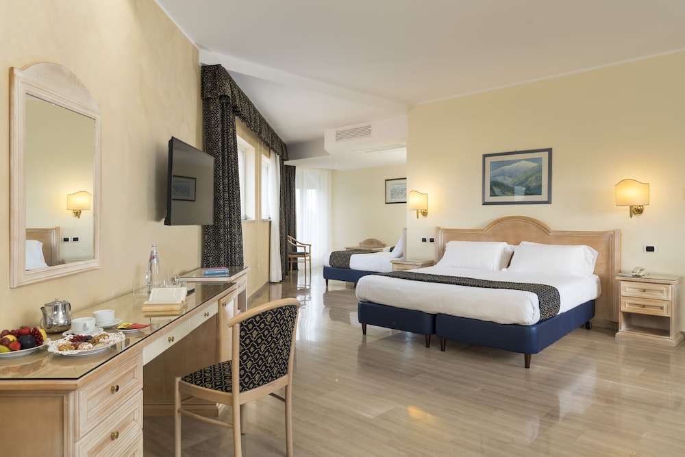 Sant Alphio Garden Hotel & Spa — Hotel rooms in Giardini Naxos, Sicily