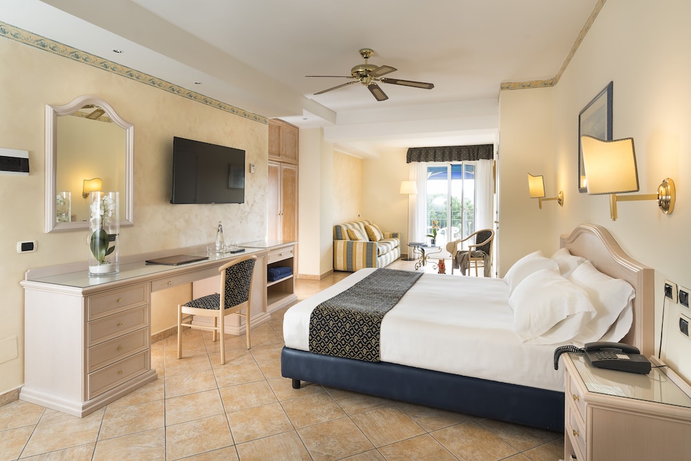 Sant Alphio Garden Hotel & Spa — Hotel rooms in Giardini Naxos, Sicily