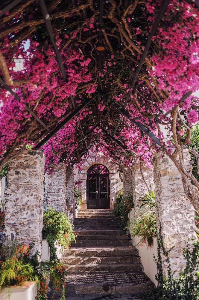 San Domenico Palace, Taormina, A Four Seasons Hotel — Hotel building in Taormina, Sicily