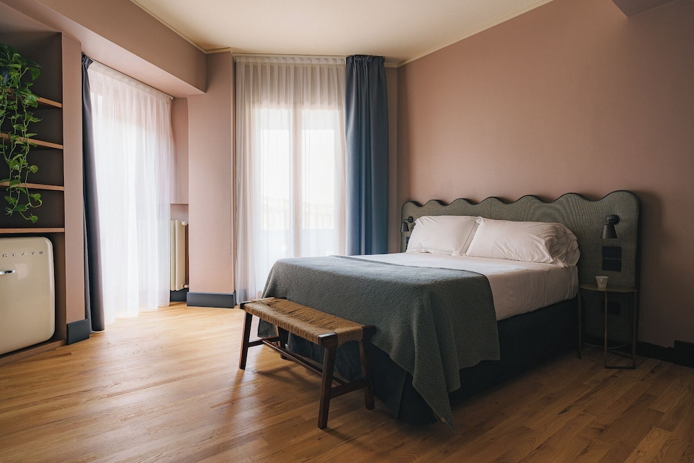 c-hotels Joy — Hotel rooms in Florence, Tuscany