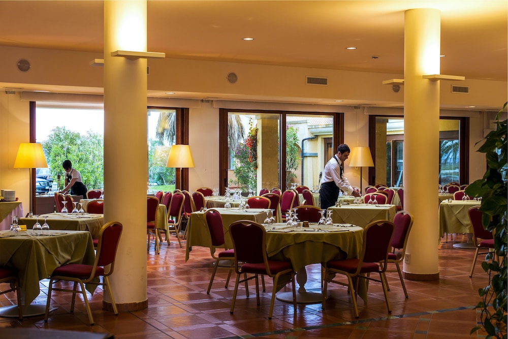 Hotel Santa Gilla — Restaurant in Capoterra, Sardinia