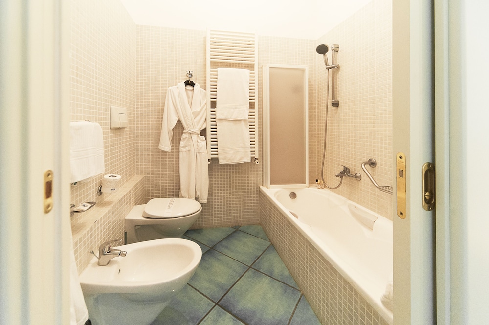 Hotel Santa Gilla — Rooms in Capoterra, Sardinia