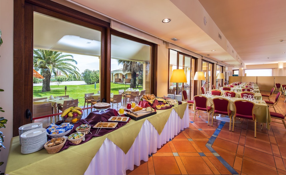 Hotel Santa Gilla — Restaurant in Capoterra, Sardinia