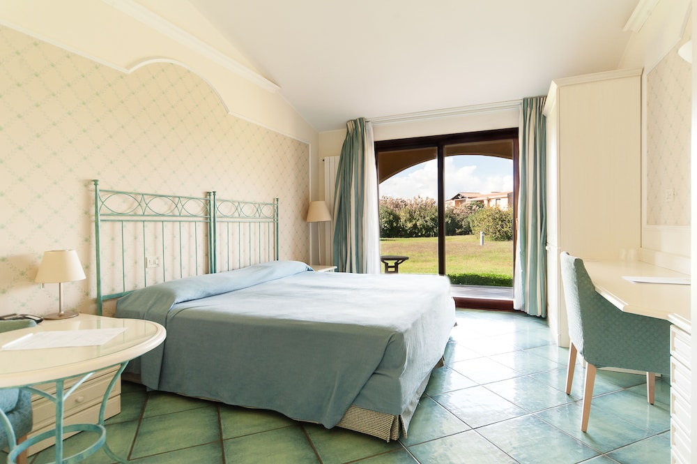 Hotel Santa Gilla — Rooms in Capoterra, Sardinia