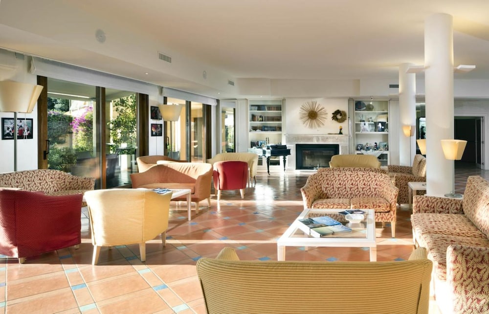 Hotel Santa Gilla — Hotel building in Capoterra, Sardinia