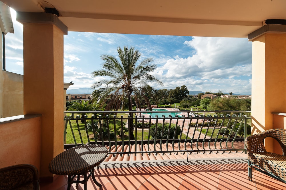 Hotel Santa Gilla — Hotel rooms in Capoterra, Sardinia