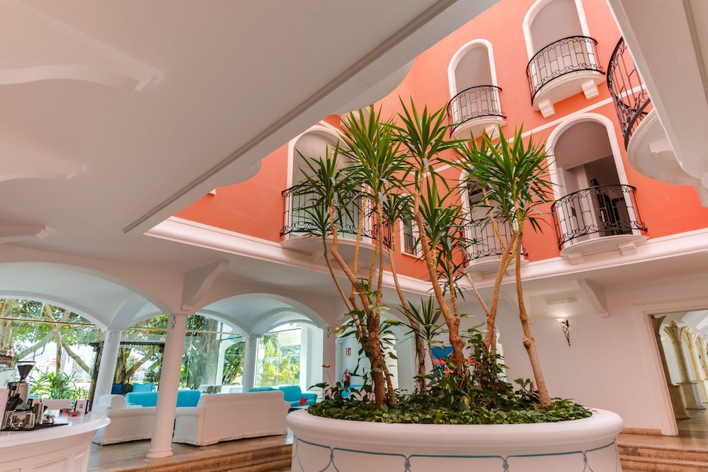 Phi Hotel Sighientu — Hotel building in Quartu Sant'Elena, Sardinia