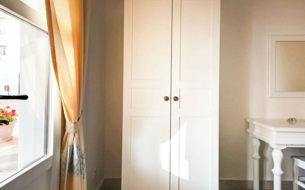 Phi Hotel Sighientu — Hotel rooms in Quartu Sant'Elena, Sardinia