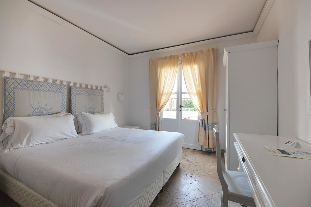 Phi Hotel Sighientu — Hotel rooms in Quartu Sant'Elena, Sardinia