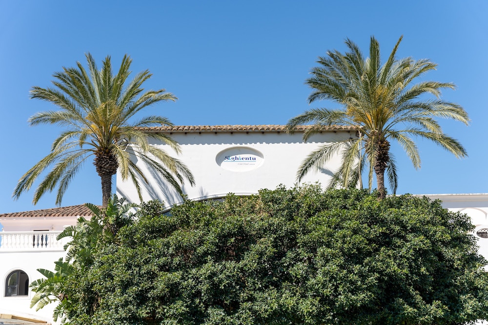Phi Hotel Sighientu — Hotel building in Quartu Sant'Elena, Sardinia