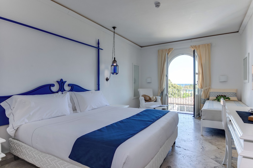Phi Hotel Sighientu — Hotel rooms in Quartu Sant'Elena, Sardinia