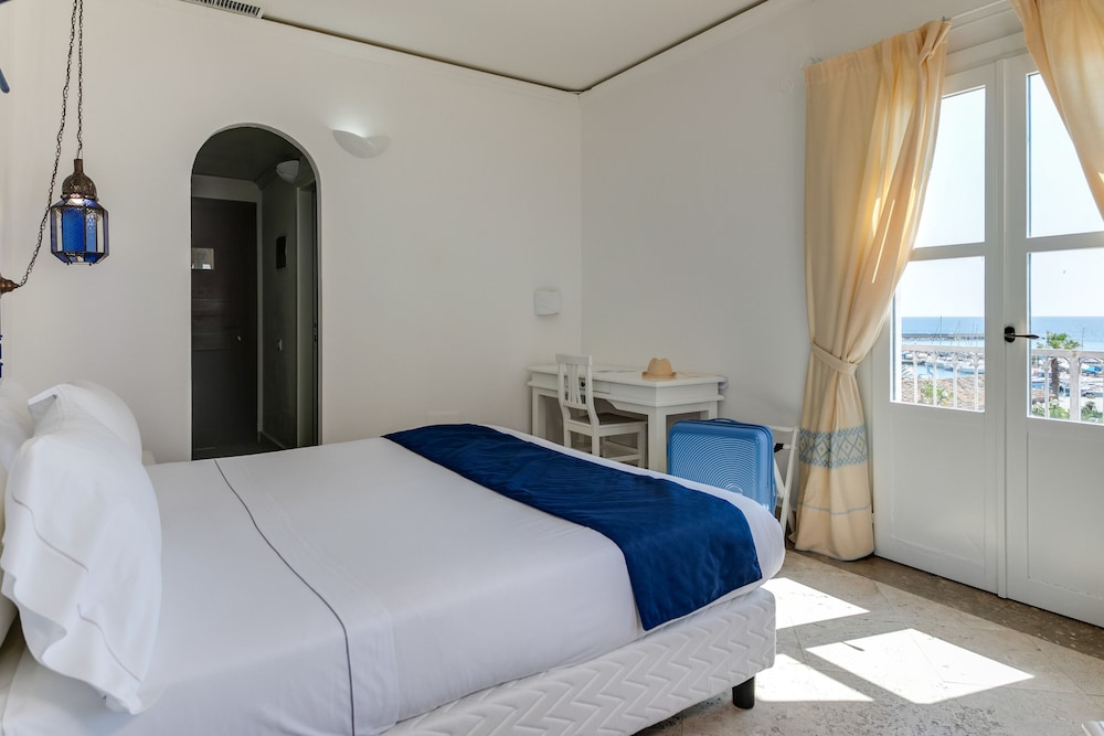Phi Hotel Sighientu — Hotel rooms in Quartu Sant'Elena, Sardinia