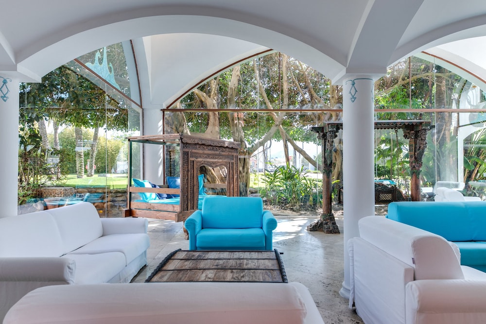 Phi Hotel Sighientu — Hotel building in Quartu Sant'Elena, Sardinia