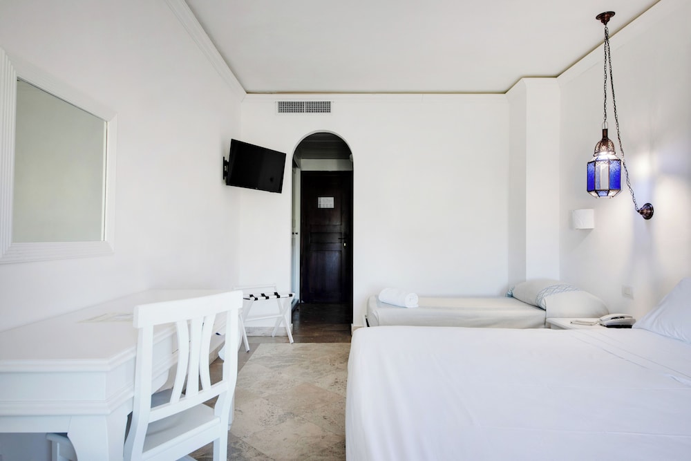 Phi Hotel Sighientu — Hotel rooms in Quartu Sant'Elena, Sardinia