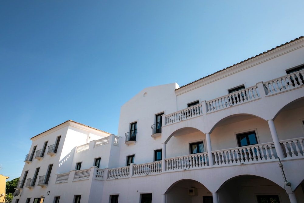 Phi Hotel Sighientu — Hotel building in Quartu Sant'Elena, Sardinia