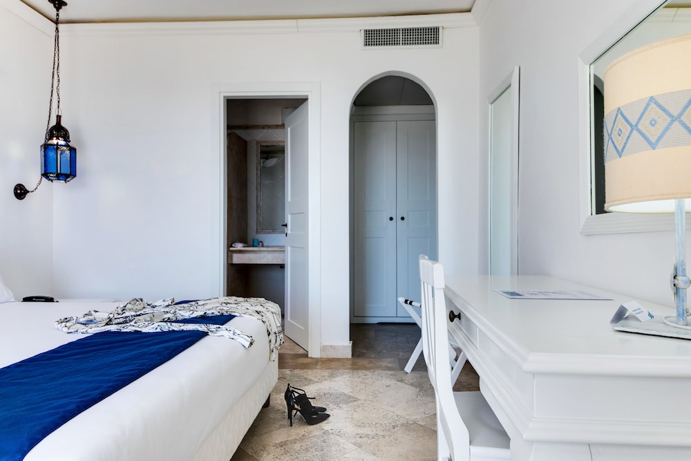 Phi Hotel Sighientu — Hotel rooms in Quartu Sant'Elena, Sardinia