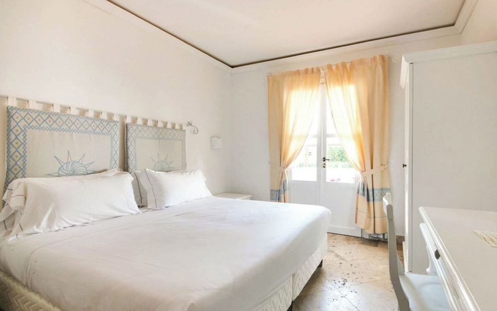Phi Hotel Sighientu — Hotel rooms in Quartu Sant'Elena, Sardinia