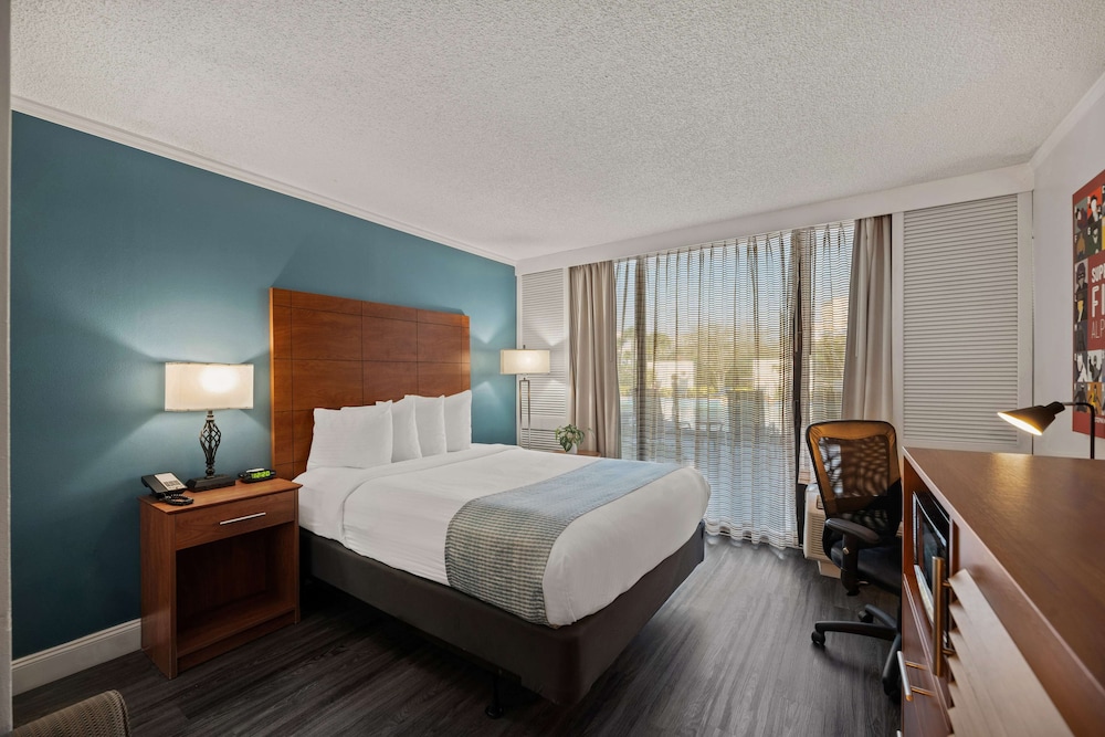 Best Western Orlando Gateway Hotel — Hotel rooms in Orlando, Florida