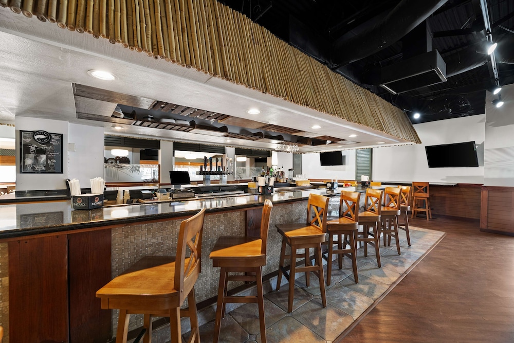Best Western Orlando Gateway Hotel — Restaurant & bars in Orlando, Florida