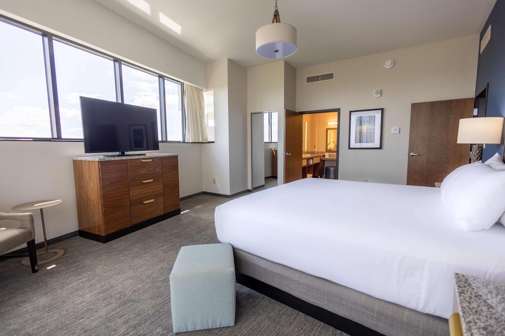 Drury Plaza Hotel Orlando - Disney Springs Area — Hotel rooms in Lake Buena Vista, Florida