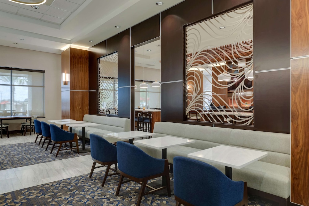 Drury Plaza Hotel Orlando - Disney Springs Area — Restaurant & bars in Lake Buena Vista, Florida