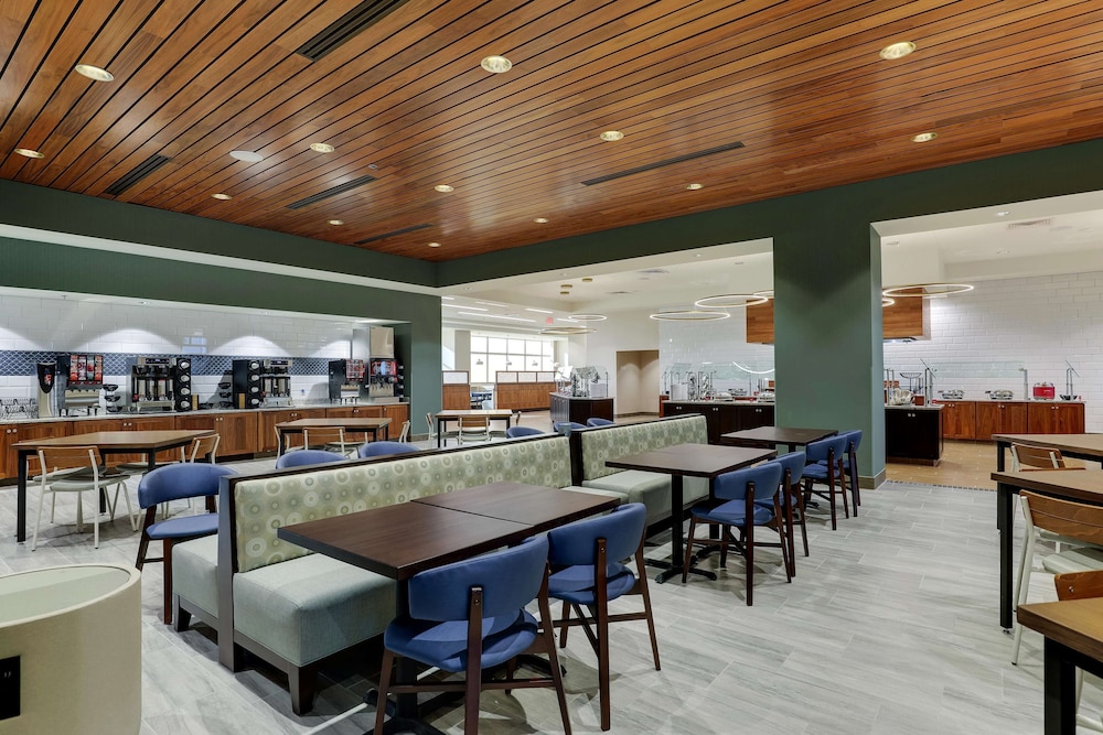 Drury Plaza Hotel Orlando - Disney Springs Area — Restaurant & bars in Lake Buena Vista, Florida