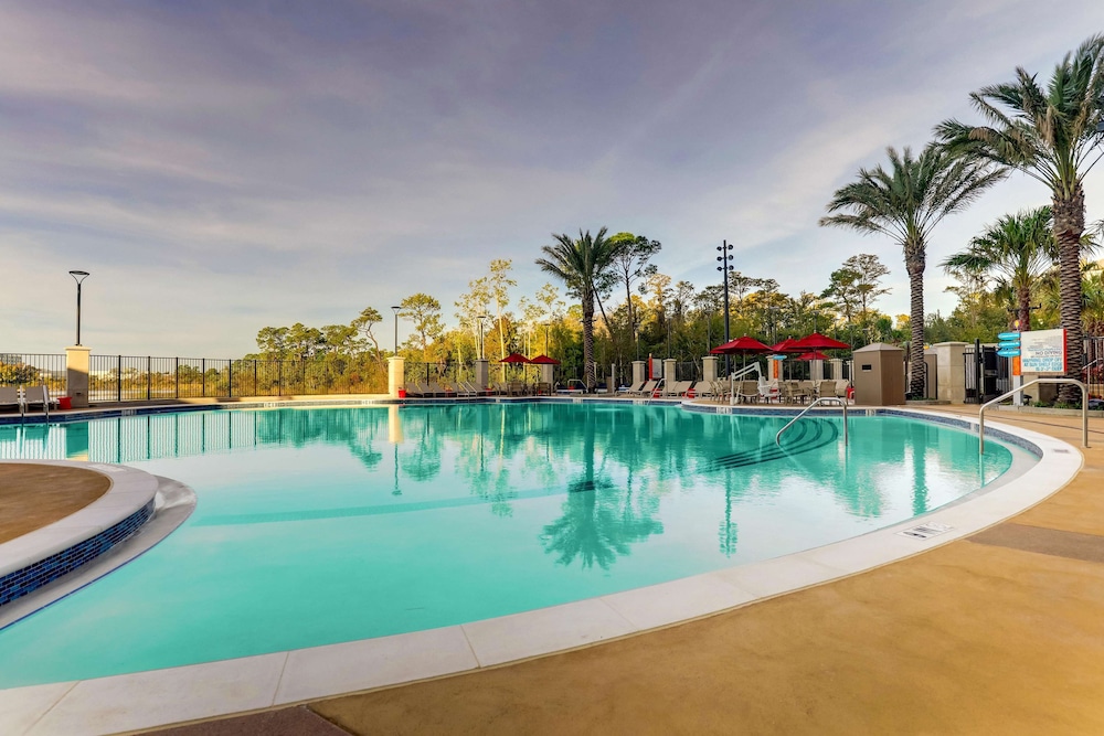 Drury Plaza Hotel Orlando - Disney Springs Area — Swimming pool in Lake Buena Vista, Florida