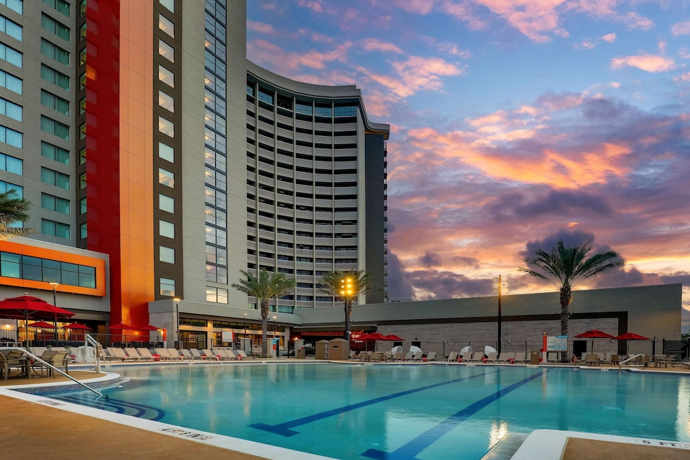 Drury Plaza Hotel Orlando - Disney Springs Area — Swimming pool in Lake Buena Vista, Florida