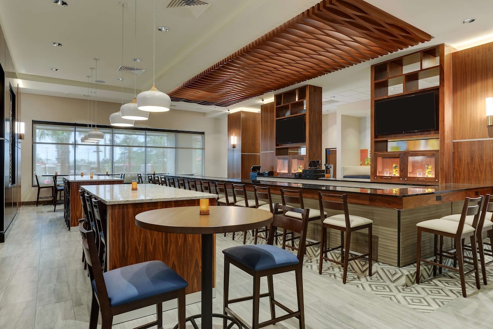 Drury Plaza Hotel Orlando - Disney Springs Area — Restaurant & bars in Lake Buena Vista, Florida