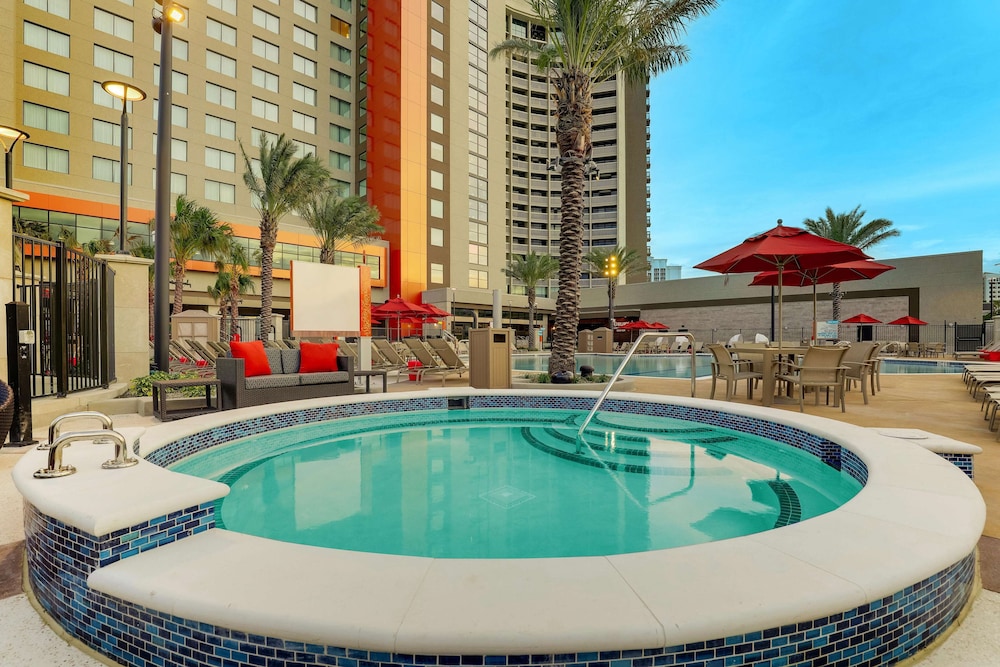 Drury Plaza Hotel Orlando - Disney Springs Area — Swimming pool in Lake Buena Vista, Florida