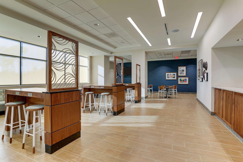 Drury Plaza Hotel Orlando - Disney Springs Area — Restaurant & bars in Lake Buena Vista, Florida