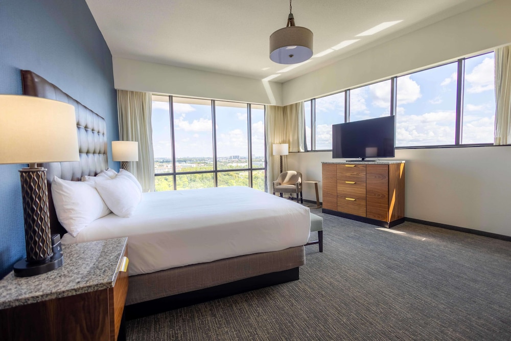 Drury Plaza Hotel Orlando - Disney Springs Area — Hotel rooms in Lake Buena Vista, Florida