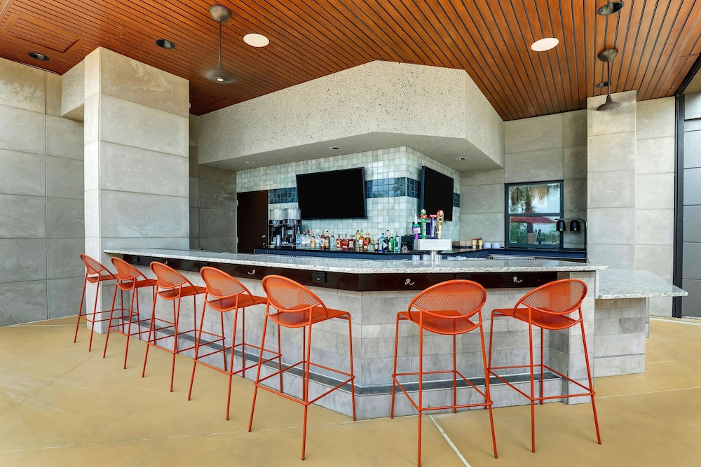 Drury Plaza Hotel Orlando - Disney Springs Area — Restaurant & bars in Lake Buena Vista, Florida