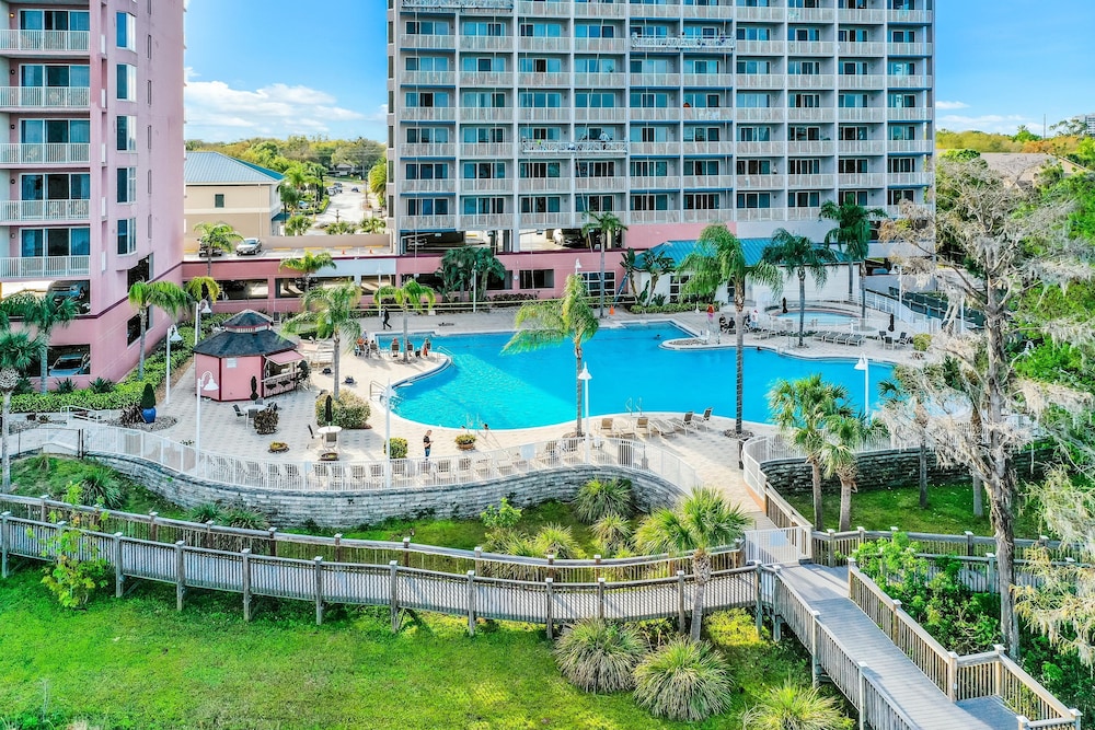 Blue Heron Beach Resort — Swimming pool in Orlando, Florida