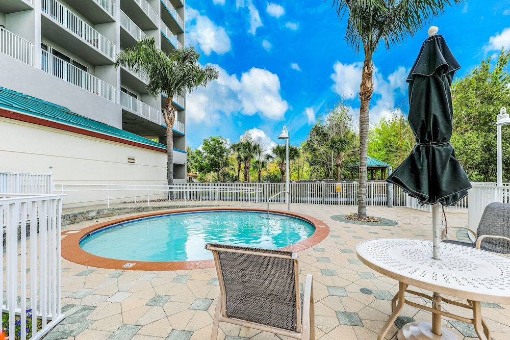 Blue Heron Beach Resort — Swimming pool in Orlando, Florida