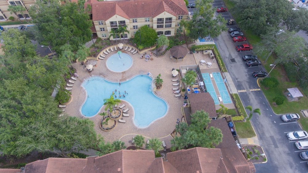 Blue Tree Resort at Lake Buena Vista — Swimming pool in Orlando, Florida