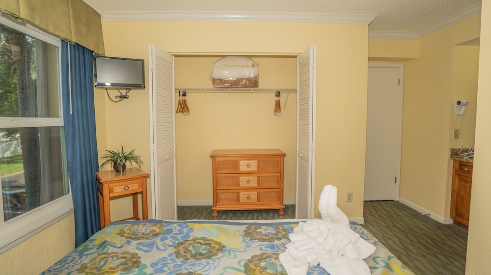 Blue Tree Resort at Lake Buena Vista — Hotel rooms in Orlando, Florida