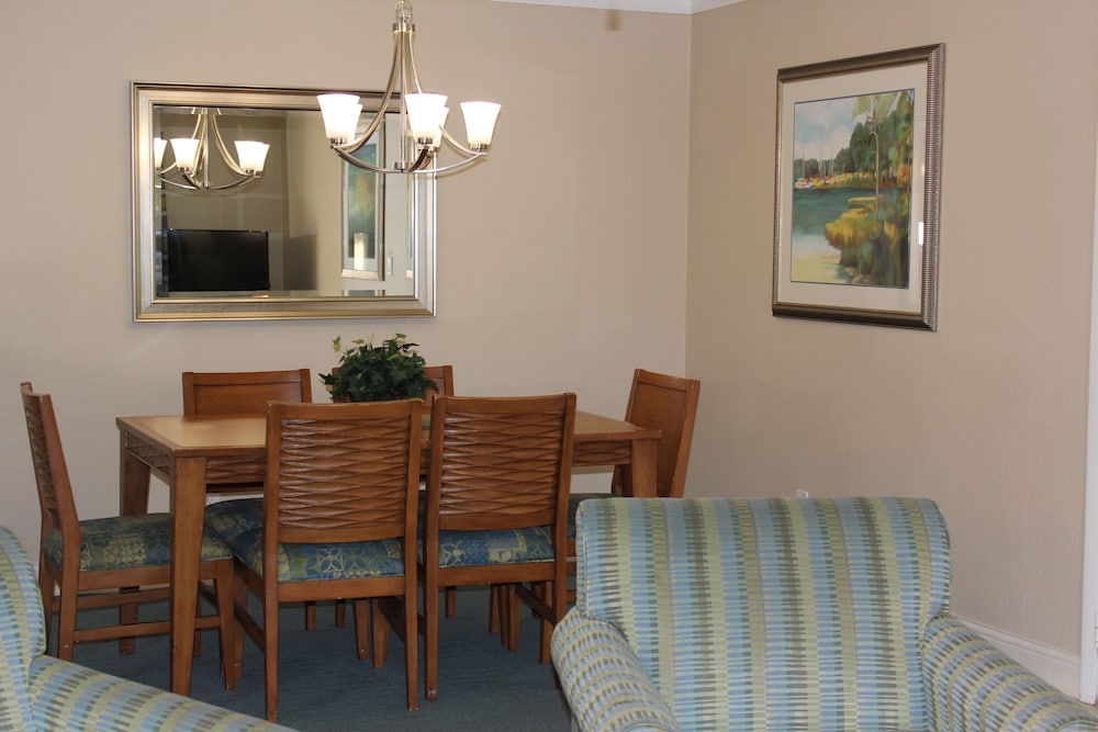 Blue Tree Resort at Lake Buena Vista — Hotel rooms in Orlando, Florida