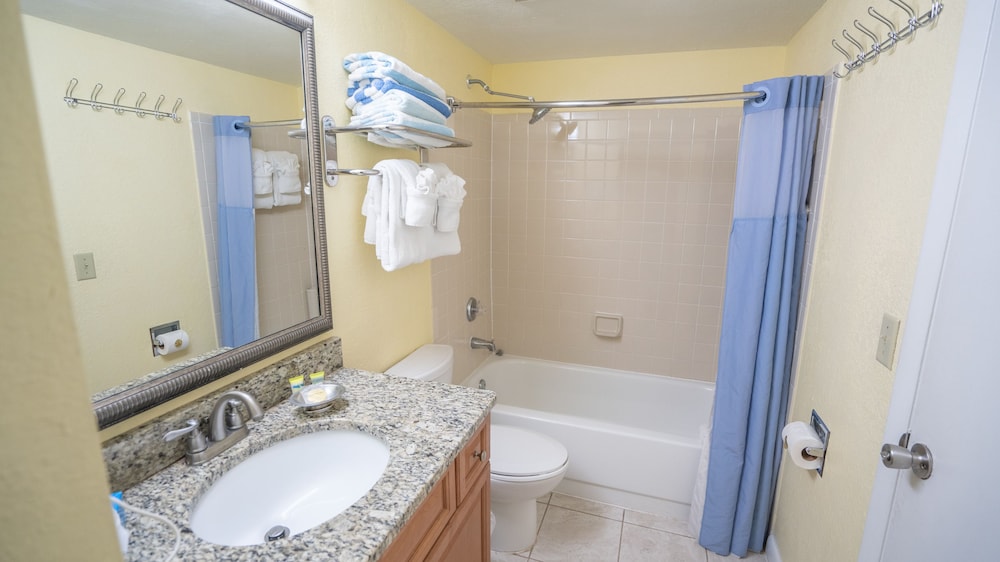 Blue Tree Resort at Lake Buena Vista — Hotel rooms in Orlando, Florida