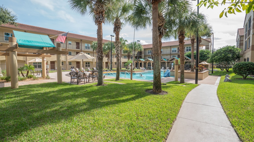 Blue Tree Resort at Lake Buena Vista — Swimming pool in Orlando, Florida