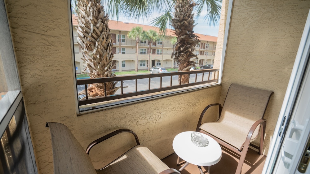 Blue Tree Resort at Lake Buena Vista — Hotel rooms in Orlando, Florida