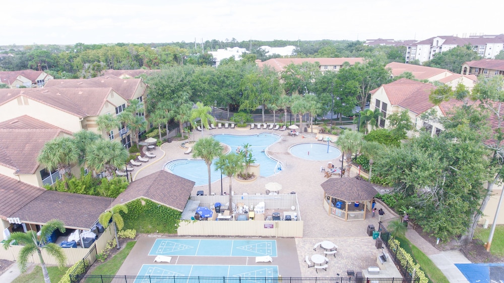 Blue Tree Resort at Lake Buena Vista — Main photo in Orlando, Florida