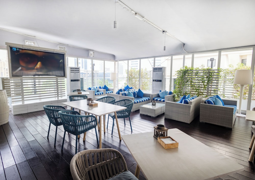 TRYP by Wyndham Dubai — Restaurant & bars in Dubai