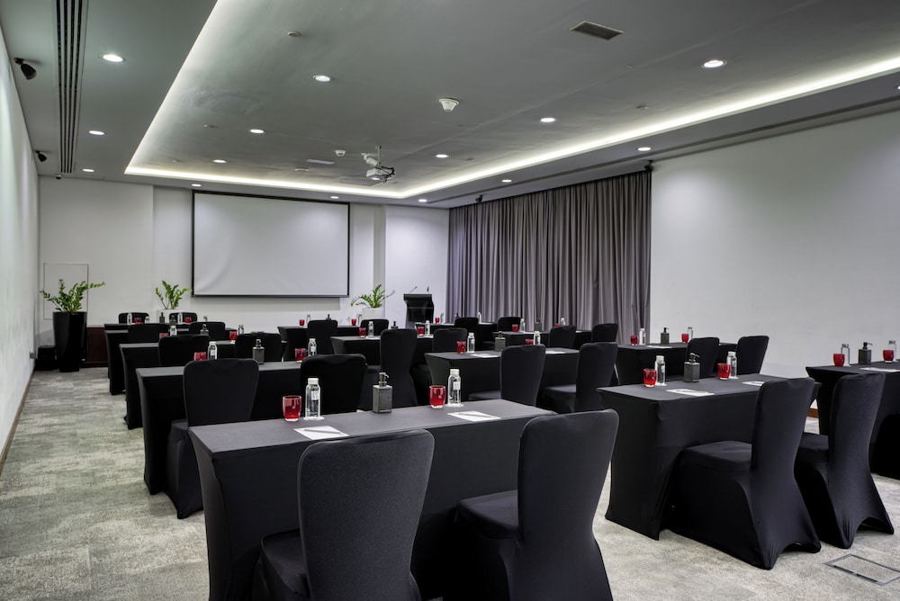 TRYP by Wyndham Dubai — Hotel building in Dubai