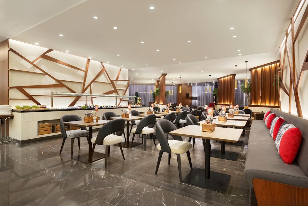 TRYP by Wyndham Dubai — Restaurant & bars in Dubai