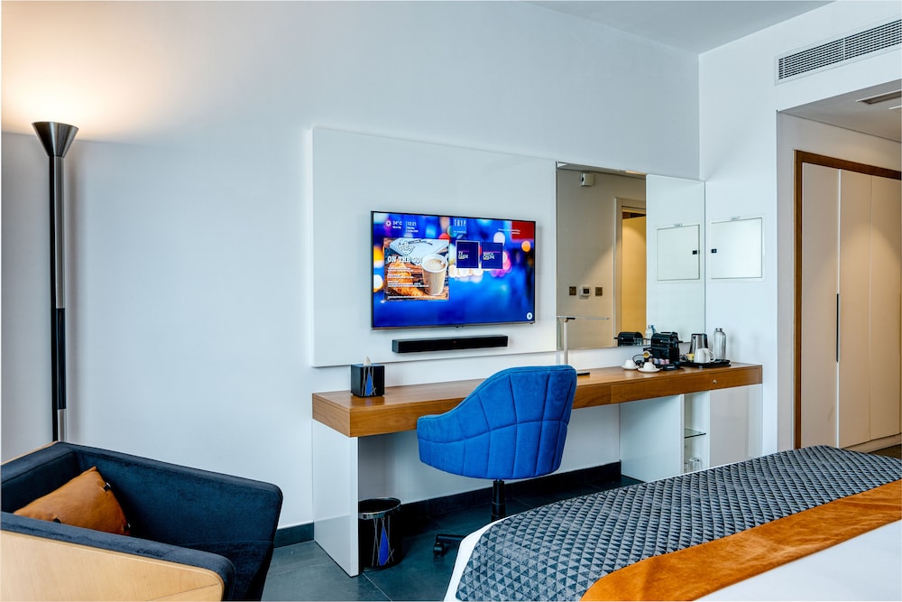 TRYP by Wyndham Dubai — Hotel rooms in Dubai