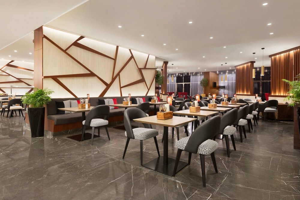TRYP by Wyndham Dubai — Restaurant & bars in Dubai