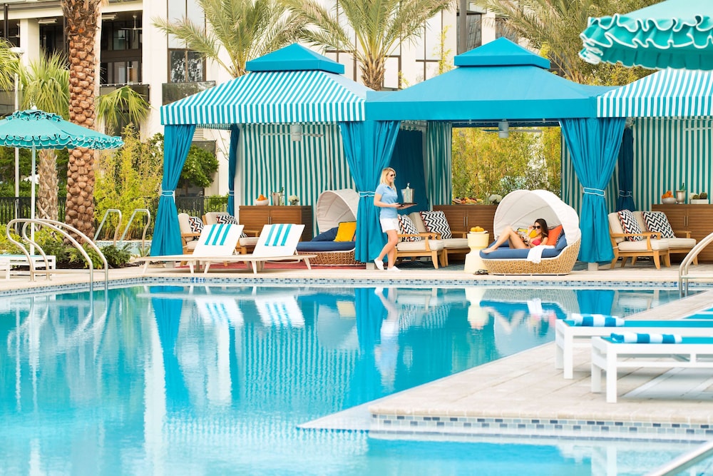 Hilton Orlando Buena Vista Palace - Disney Springs® Area — Swimming pool in Lake Buena Vista, Florida